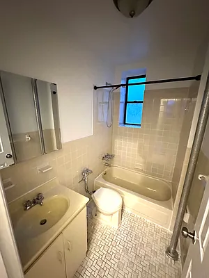 Rented by LRGNY Group, Inc. | media 11