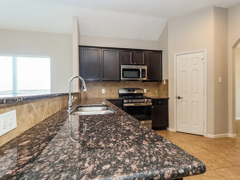 18415 Sunrise Maple Dr — Photo 8
