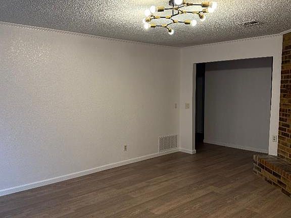 4th image of 2005 Eastridge Pl