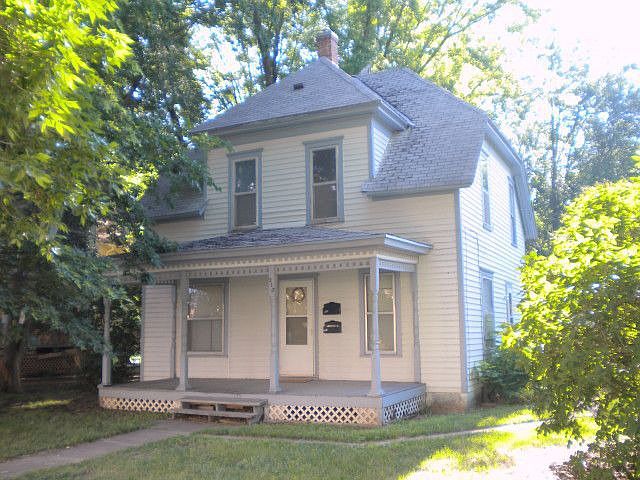 1st image of 215 N Harvard St