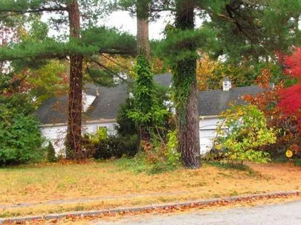 40 Homestead Ave, Weymouth, MA 02188