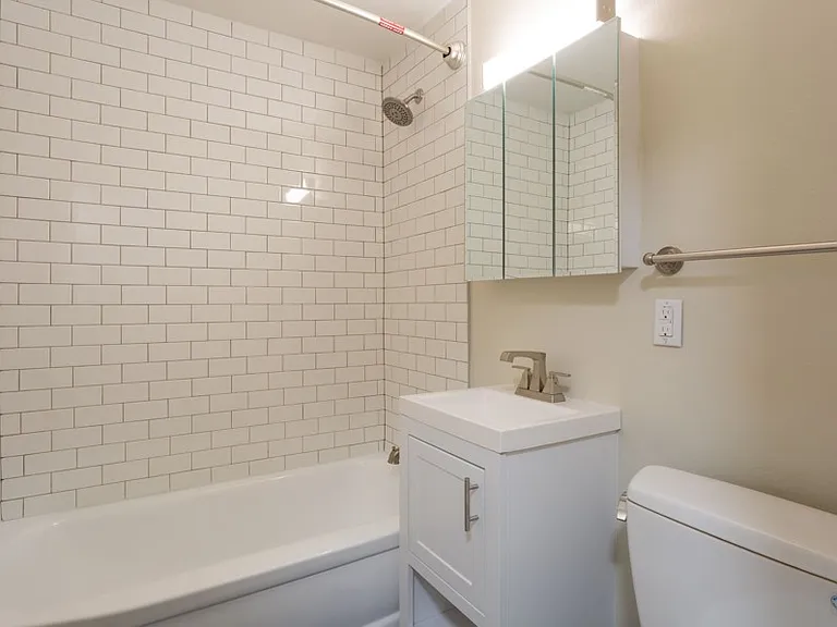Virginia Mae Apartments — Photo 20