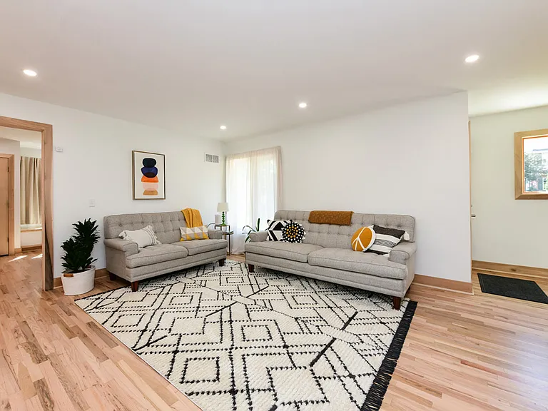 10526 Forrest Dr — Photo 9