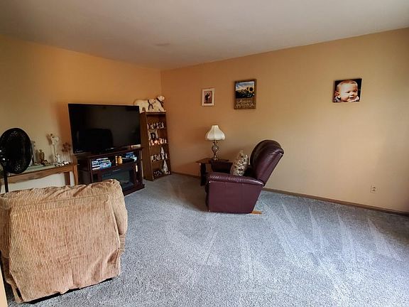 4th image of 5274 Bromwick Dr