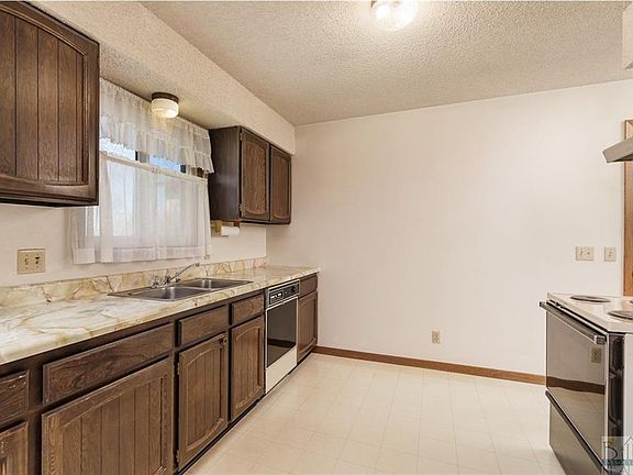 3rd image of 2130 Santiago Blvd
