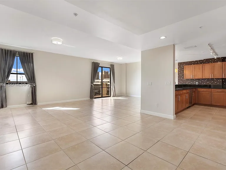 8390 SW 72nd Ave #412 — Photo 2