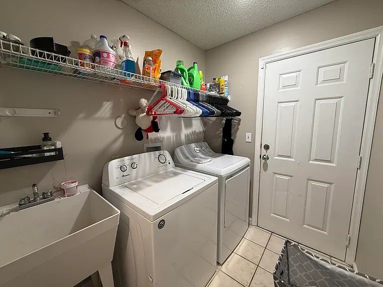 13025 Meadowbreeze Dr — Photo 36