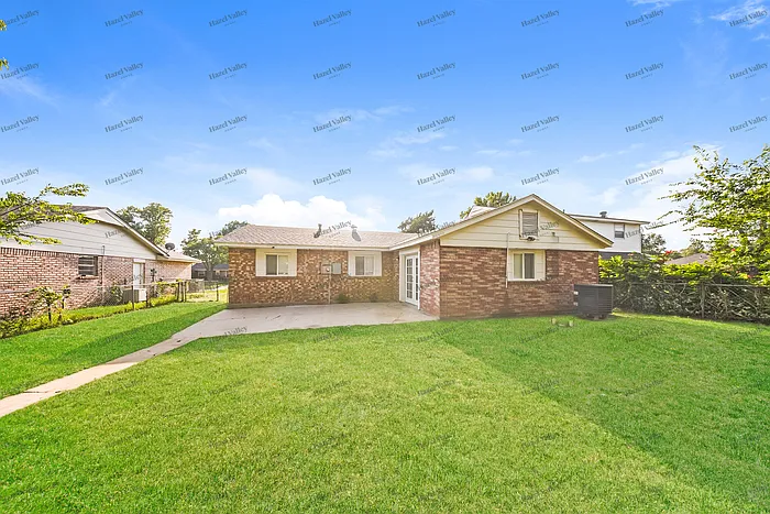 912 Craig Dr — Photo 11