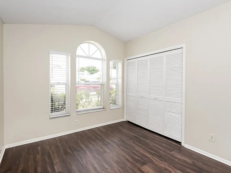 2640 Rolling Broak Dr — Photo 13
