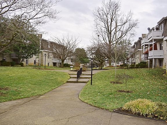 2nd image of 175 Malabu Dr APT 38