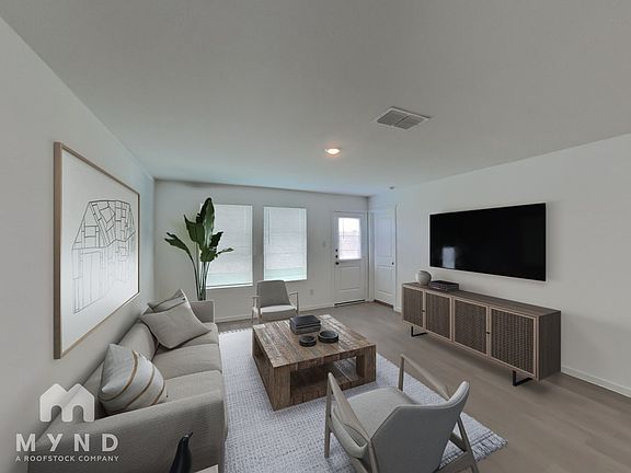 3rd image of 213 Poplar Pl