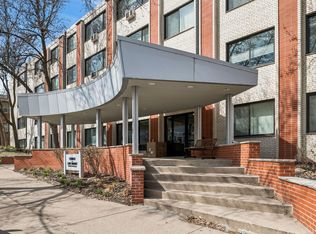 2700 W 44th St APT 111, Minneapolis, MN 55410