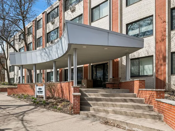 2700 W 44th St APT 111, Minneapolis, MN 55410