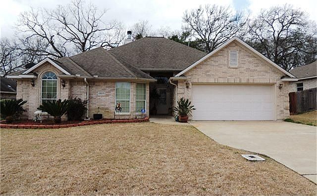 1st image of 2805 Oakwood Dr