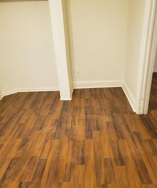 2nd image of 1011 Summit St