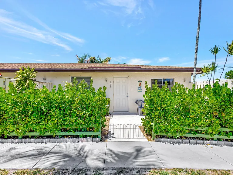 1919 Doffer Ln — Photo 5