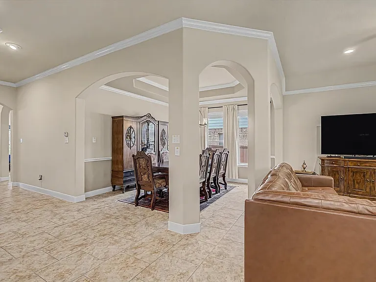 102 N Victoriana Cir — Photo 10