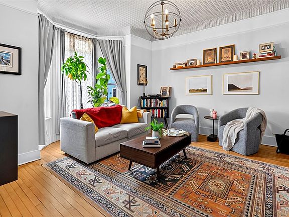 4th image of 36 Mullock Street