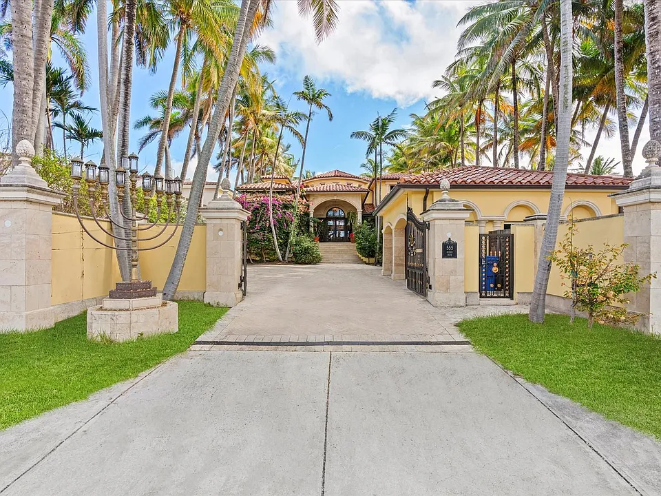 555 Ocean Blvd