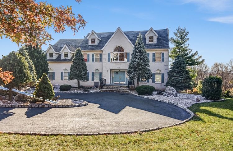 Stunning Colonial 