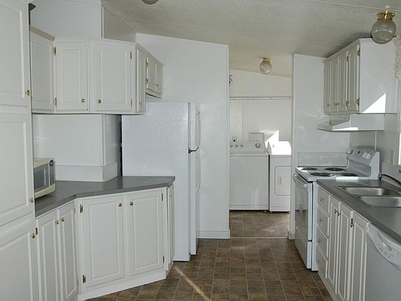 3rd image of 622 S Carmen Ln