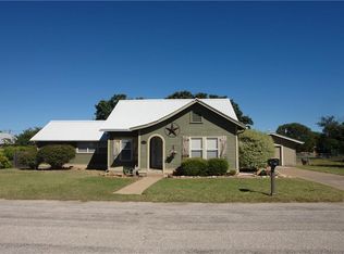 1708 Clyde St, Goldthwaite, TX 76844