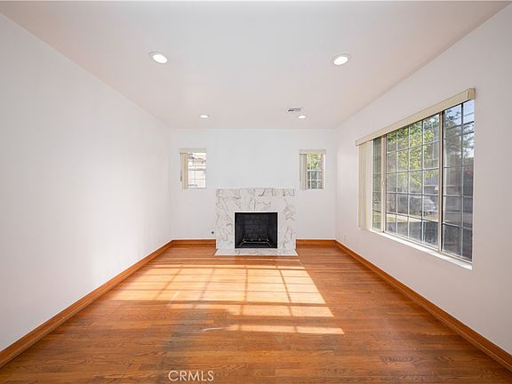 4th image of 1156 Concord St