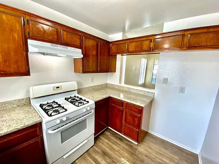 2908 E South St #1 — Photo 3