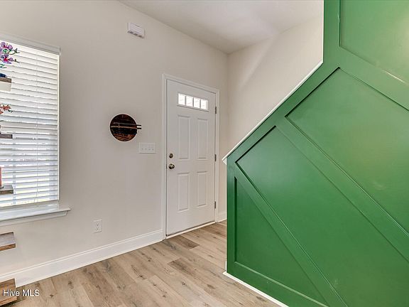 5th image of 1830 Lowe Street