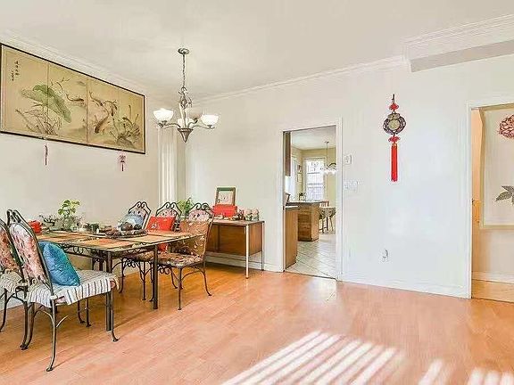 3rd image of 5737 Rumble St