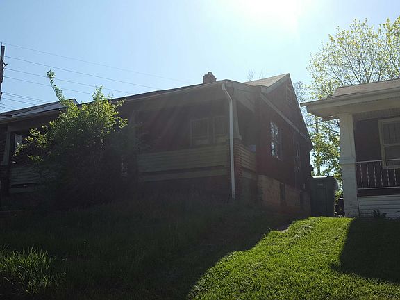 4th image of 3732 Pine Grove Ave