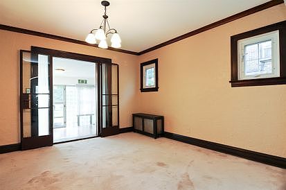4th image of 537 N Elmwood Ave