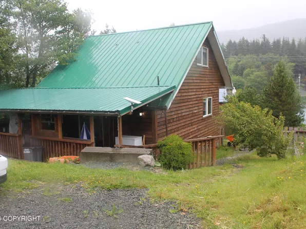 403 9th St, Craig, AK 99921
