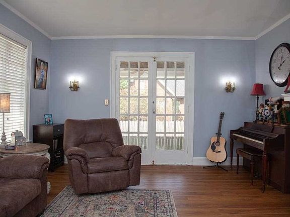 4th image of 1204 Parkside Dr
