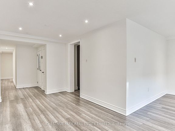4th image of 76 Walmsley Blvd #1