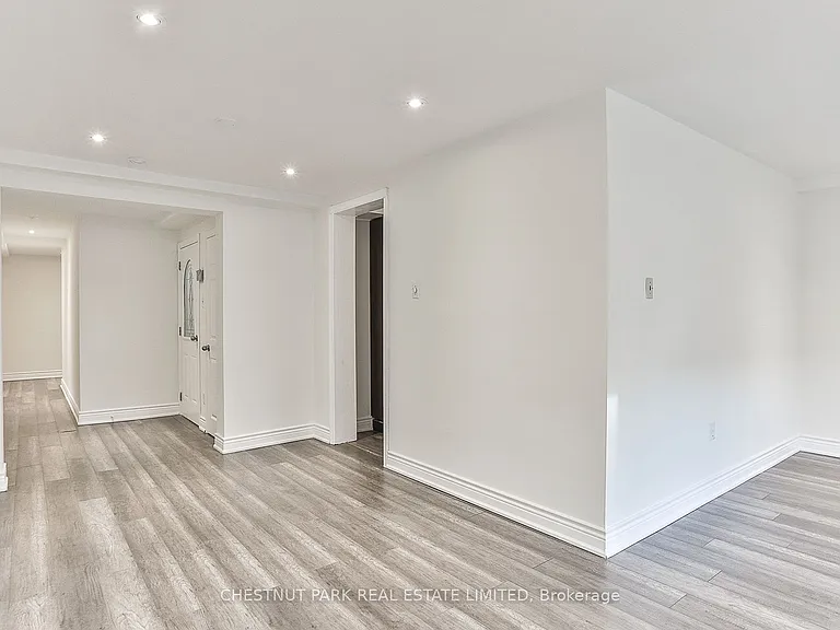 76 Walmsley Blvd #1 — Photo 4