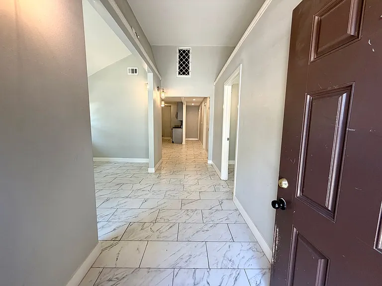 3056 Crescent Way — Photo 4