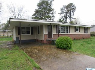 1203 Hyatt St, Albertville, AL 35950