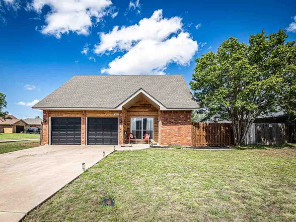 4009 SW Hickory Ln, Lawton, OK 73505
