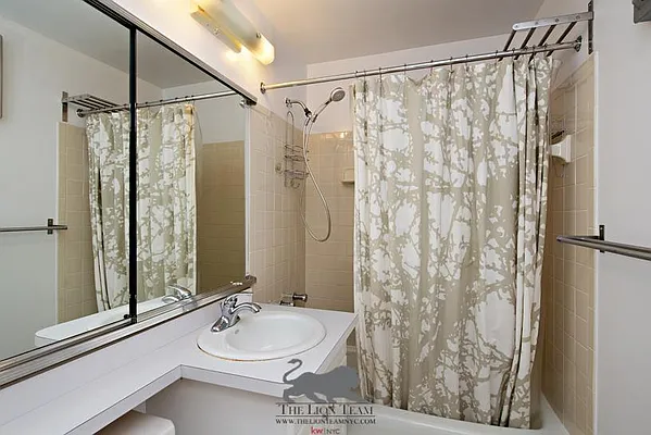 Rented by Keller Williams NYC | media 15