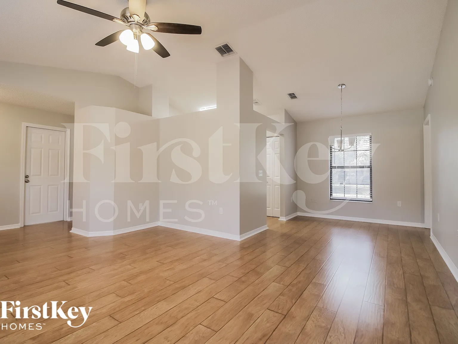 3 bed, 2.0 bath, 1468 sqft, $1,910 — Photo 2