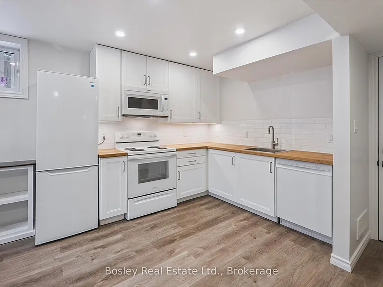 24 Menzie Ave #B — Photo 16