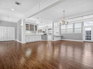 10310 Chevy Chase Dr, Houston, TX 77042