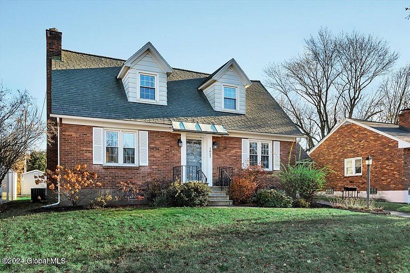 3rd image of 1827 Randolph Road