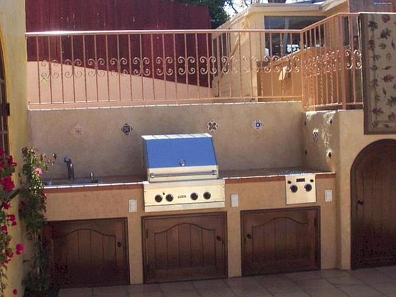 Outdoor Kitchen
