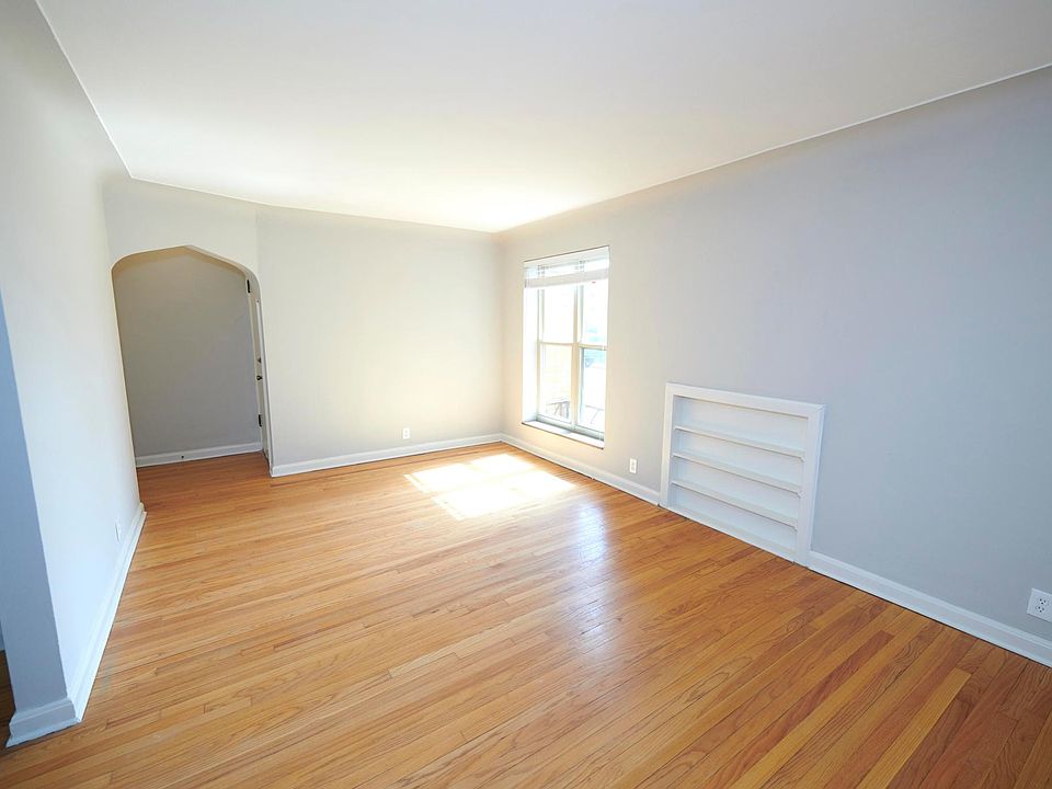 Entry into Spacious living room