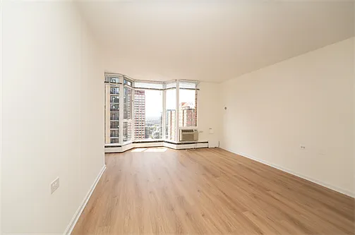 55 W. Chestnut — Photo 21