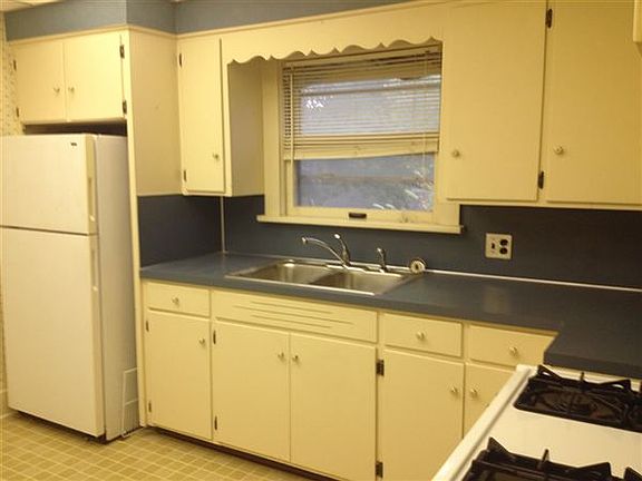 2nd image of 3616 30th St SW