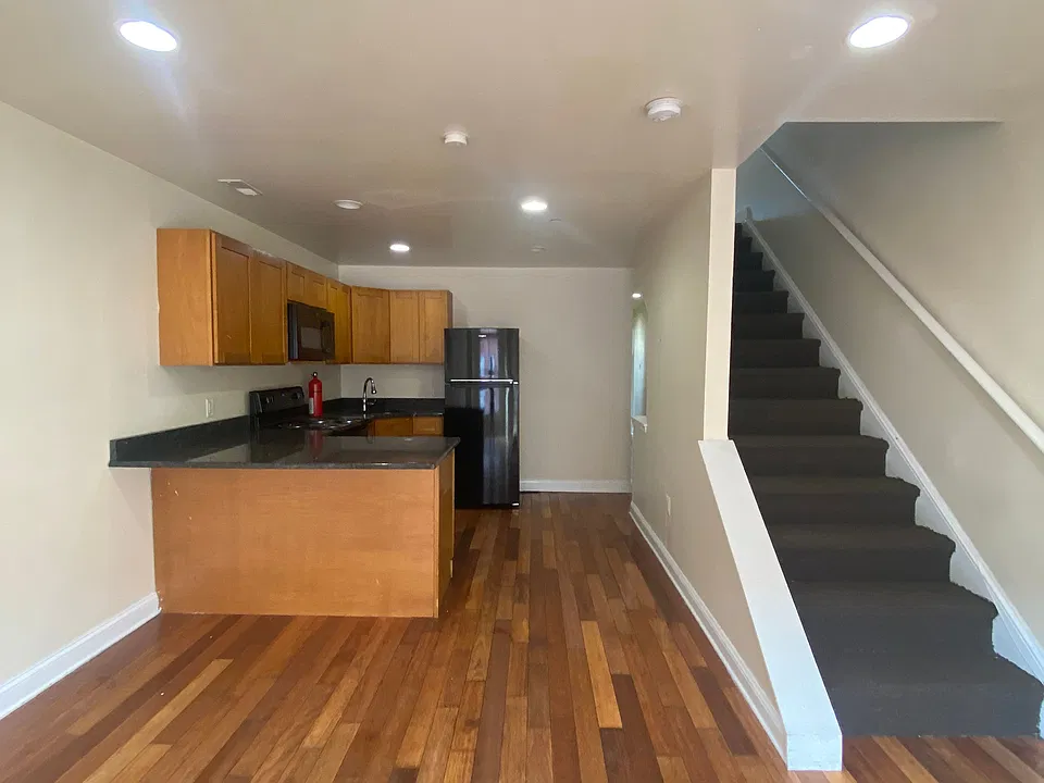 1724 N Willington St #2