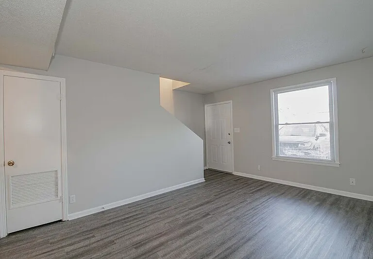 809B Golfview Pl — Photo 4